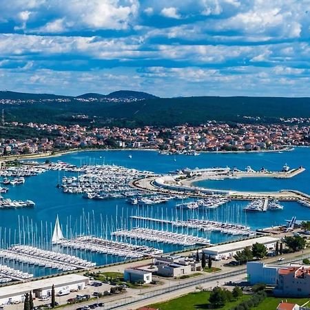 Apartmani Svitlana Sukošan Eksteriør bilde
