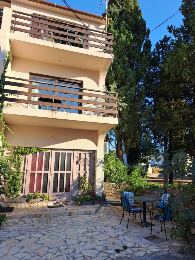 Apartmani Svitlana Sukošan Eksteriør bilde